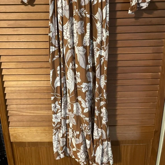 Petal and Pup Smocked Puff Sleeve brown and White Fall Color Midi Dress Size XS - Picture 8 of 8